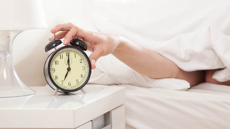 ngủ đủ giấc cũng là một cách giúp bạn có cơ bụng 6 múi