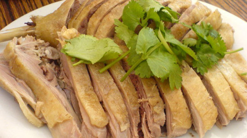 Thịt vịt được coi là món ăn giải xui vào những ngày cuối tháng