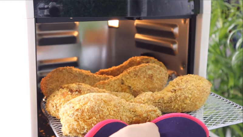 Thành phẩm gà rán KFC bằng nồi chiên không dầu