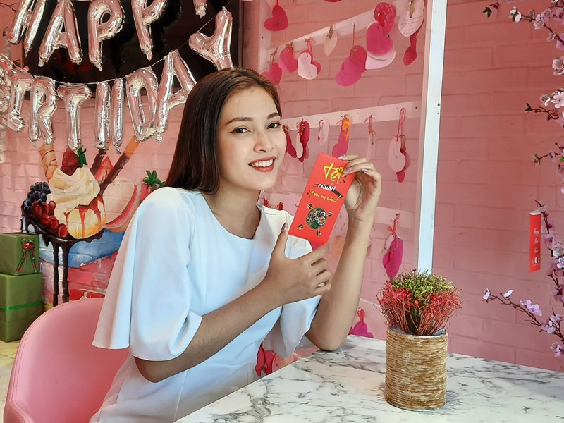 Smartphone Samsung camera trước 32 MP