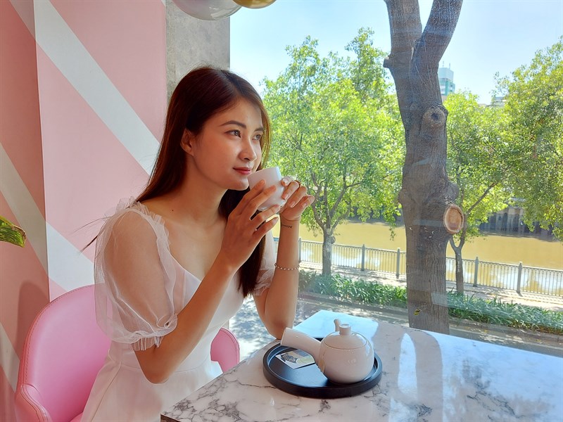 Smartphone Samsung camera trước 32 MP