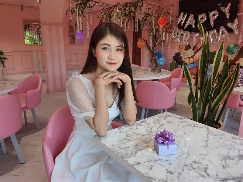 Smartphone Samsung camera trước 32 MP