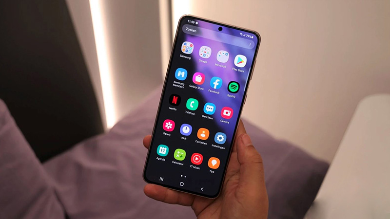 Trải nghiệm màn hình của Galaxy S21+ 5G rộng rãi, thoải mái và đã mắt Trải nghiệm màn hình của Galaxy S21+ 5G rộng rãi, thoải mái và đã mắt