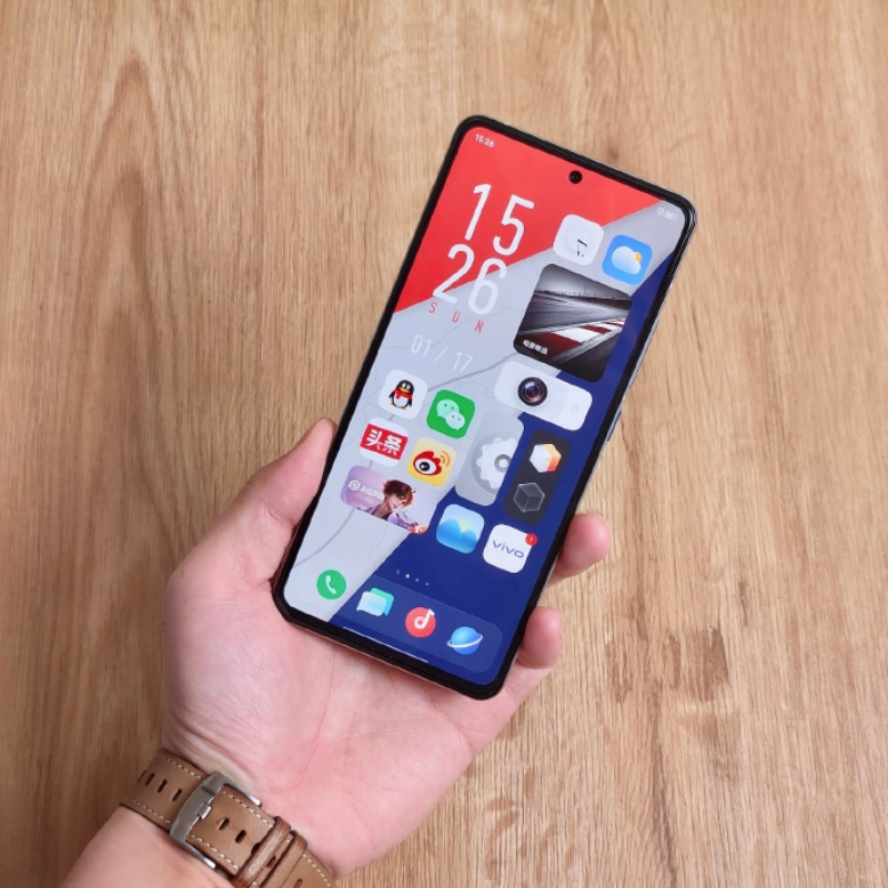 IQOO 7 được trang bị màn hình 6.62 inch IQOO 7 được trang bị màn hình 6.62 inch
