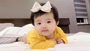 Tummy time là gì? Lợi ích của tummy time đối với trẻ sơ sinh?