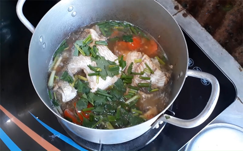 Nấu canh cá