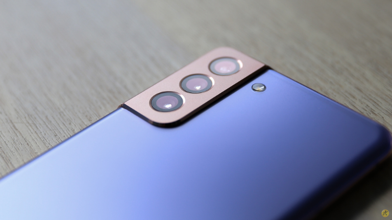 Galaxy S21+ 5G đã không còn camera ToF như trên người tiền nhiệm. Galaxy S21+ 5G đã không còn camera ToF như trên người tiền nhiệm.
