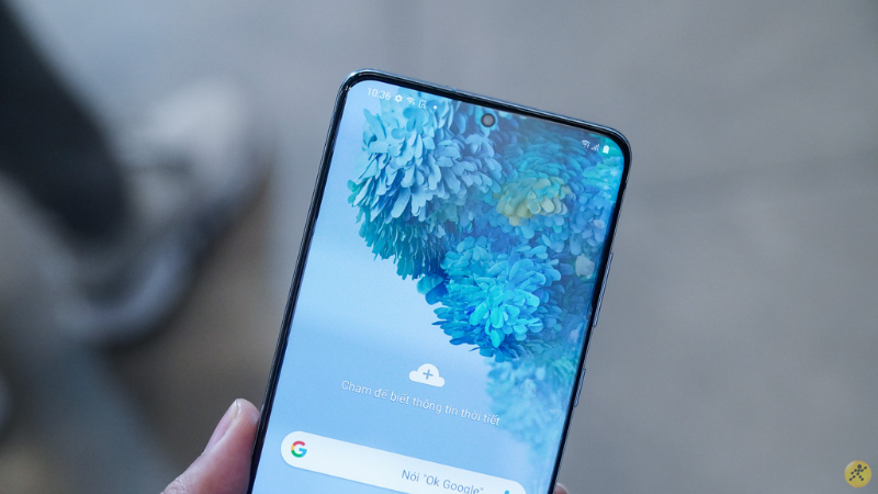 Galaxy S20+ ra mắt vào năm ngoái vẫn được trang bị màn hình cong nhưng hiện mình không còn thích thiết kế này cho lắm. Galaxy S20+ ra mắt vào năm ngoái vẫn được trang bị màn hình cong nhưng hiện mình không còn thích thiết kế này cho lắm.