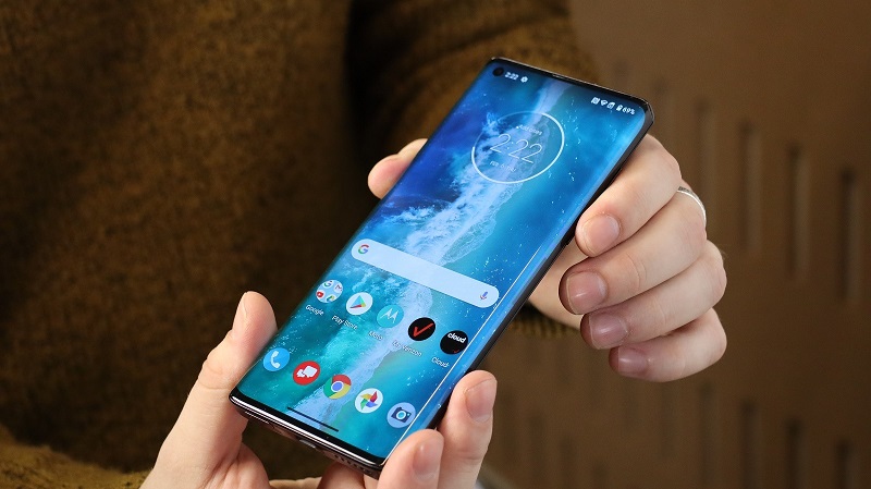 Tổng giám đốc Lenovo hé lộ điểm hiệu năng cực kỳ mạnh mẽ của Motorola Edge S dùng chip Snapdragon 870 Tổng giám đốc Lenovo hé lộ điểm hiệu năng cực kỳ mạnh mẽ của Motorola Edge S dùng chip Snapdragon 870