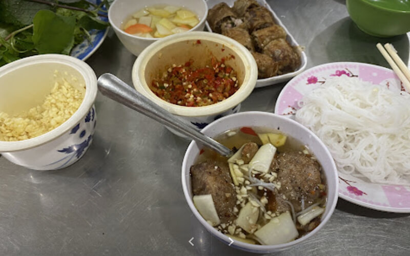 Bún chả Hà Nội Xuân Tứ