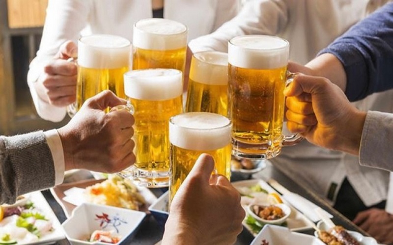 Hạn chế rượu bia và nước uống có ga