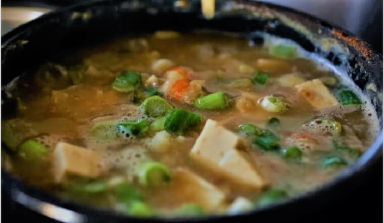 Cách nấu canh tương đậu "doenjang jjigae" đúng điệu Hàn Quốc