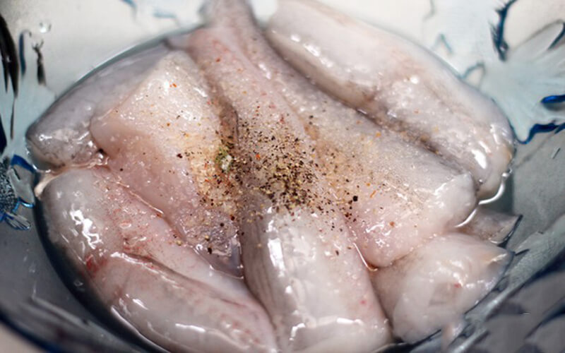 Vào bếp làm ngay món canh cá khoai tần ô thơm phức cho ngày se lạnh nhé