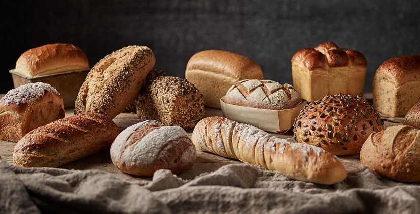 Ăn cơm hoặc bánh mì Ăn cơm hoặc bánh mì