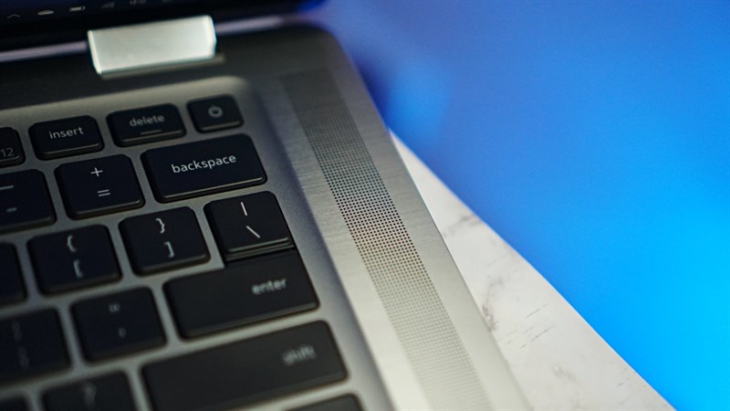 Dell Latitude 9510 is equipped with up to four speakers to provide a better warm experience for users. Dell Latitude 9510 is equipped with up to four speakers to provide a better warm experience for users.