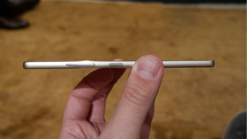 Smartphone ngày càng được thiết kế mỏng hơn. (Nguồn: ĐIện Máy Xanh).