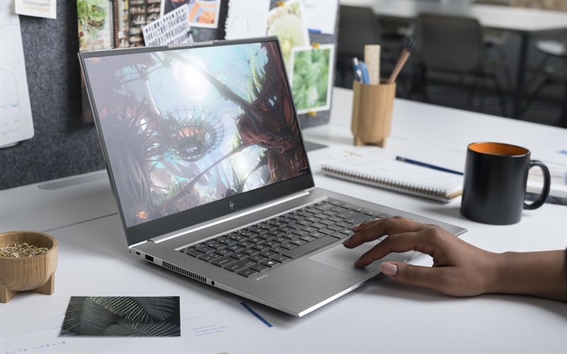 Màn hình trên HP ZBook Studio G7cho khả năng hiển thị tốt, màu sắc nổi bật.