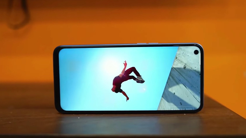 Xiaomi Mi 11 Lite có màn hình chất lượng và tần số quét cao 120 Hz Xiaomi Mi 11 Lite có màn hình chất lượng và tần số quét cao 120 Hz