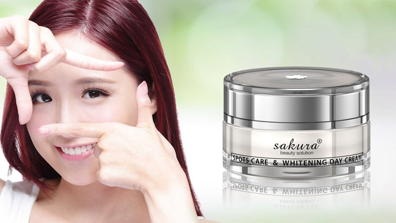 Kem dưỡng trắng da trị nám ban ngày Sakura Spots Care & Whitening day Cream