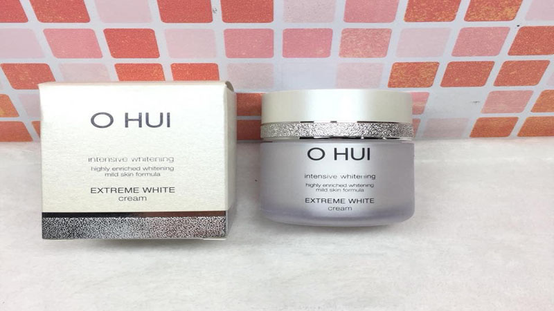 Kem dưỡng trắng da OHUI Extreme White Cream Snow