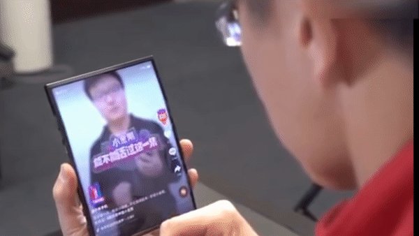 Những hình ảnh về thiết bị màn hình gập của Xiaomi trước đó