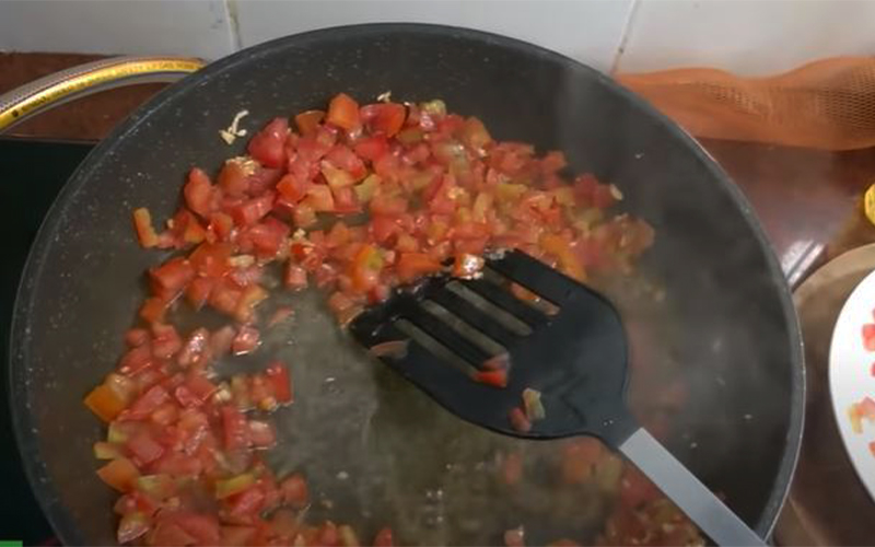 Làm xốt cà chua
