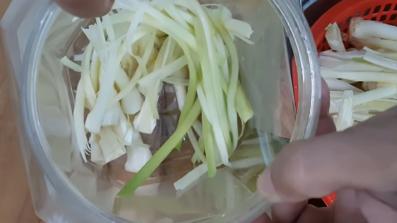 Cách chế biến món dưa bồn bồn muối chua