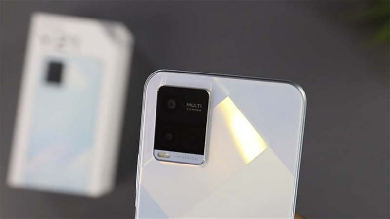Cụm camera sau trên smartphone Vivo Y21
