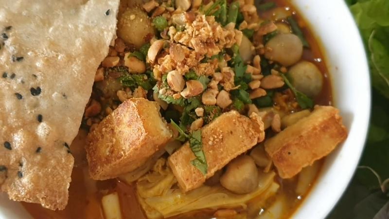 How to make delicious vegetarian Quang noodles with central taste