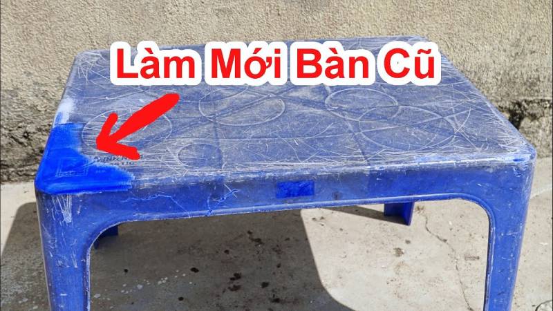 Turn old plastic tables and chairs into new ones quickly with a simple way