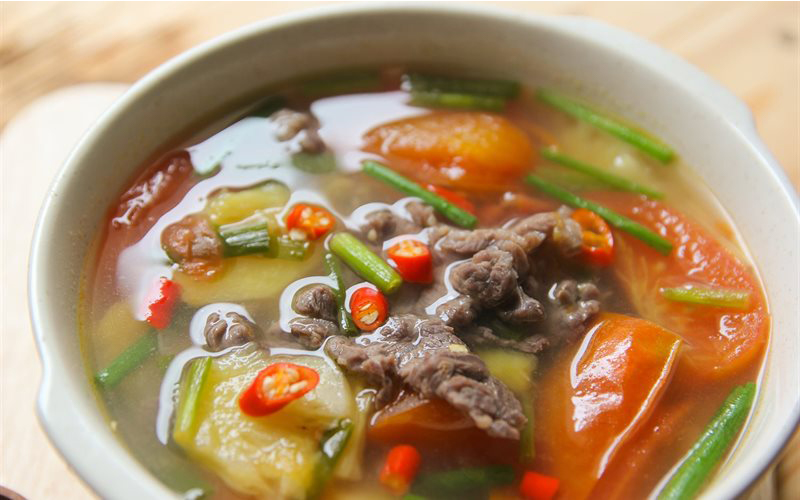 Canh thịt bò nấu dứa