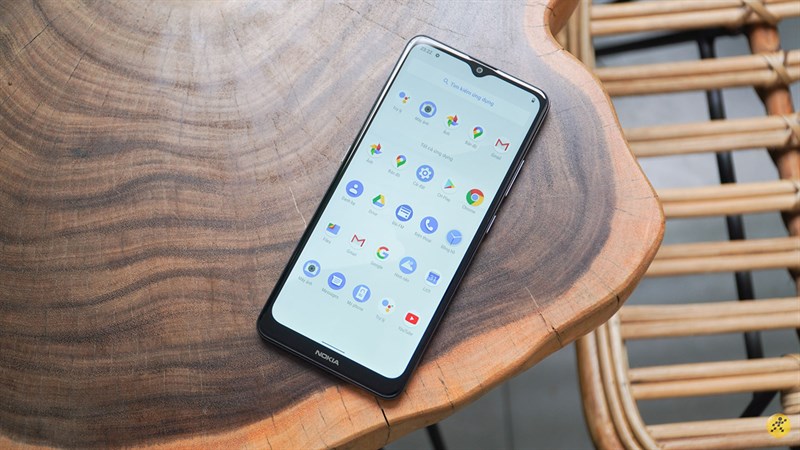 Nokia 2.4 trước đây sử dụng thiết kế màn hình đục lỗ