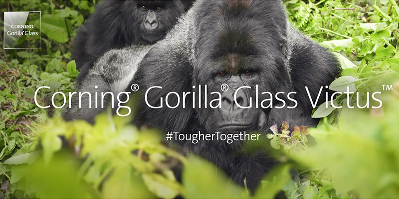 Kính cường lực Gorilla Glass Victus thế hệ mới của Corning có độ bền khá cao nha các bạn. (Nguồn: Corning).