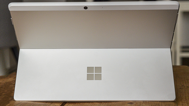 Thời lượng pin của chiếc Surface Pro X phụ thuộc khá nhiều vào phần mềm bạn sử dụng Thời lượng pin của chiếc Surface Pro X phụ thuộc khá nhiều vào phần mềm bạn sử dụng