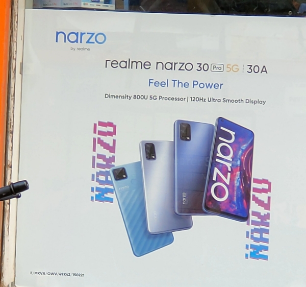 Ảnh poster quảng cáo Realme Narzo 30 Pro 5G và Narzo 30 Ảnh poster quảng cáo Realme Narzo 30 Pro 5G và Narzo 30