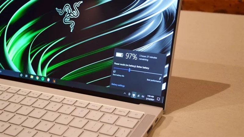 Razer Book 13 (2020) có thời lượng sử dụng pin ở mức khá. Razer Book 13 (2020) có thời lượng sử dụng pin ở mức khá.