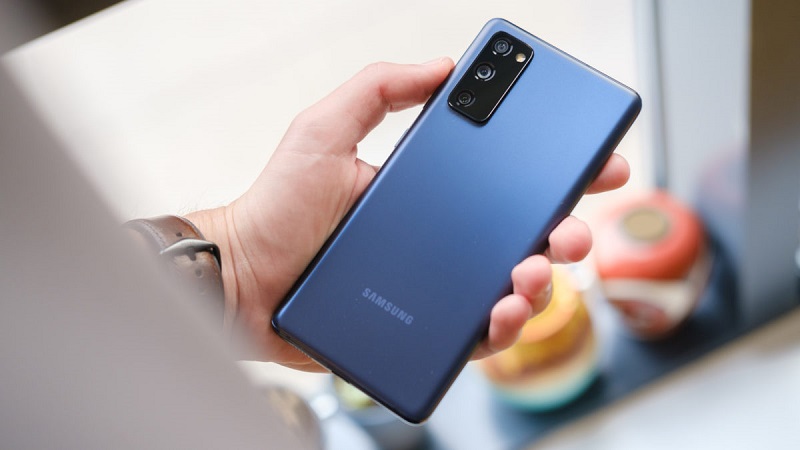 Samsung Galaxy S20 FE giành được giải thưởng Editor’s Choice cho điện thoại thông minh của năm 2020