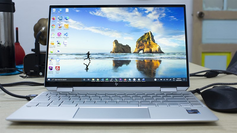 The HP Specter x360 (2021) display was beautiful and vivid. The HP Specter x360 (2021) display was beautiful and vivid.