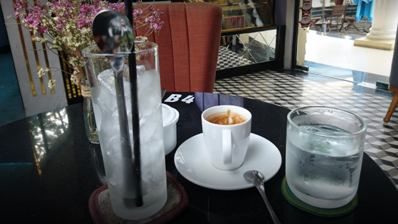 Nguyệt Quế Coffee