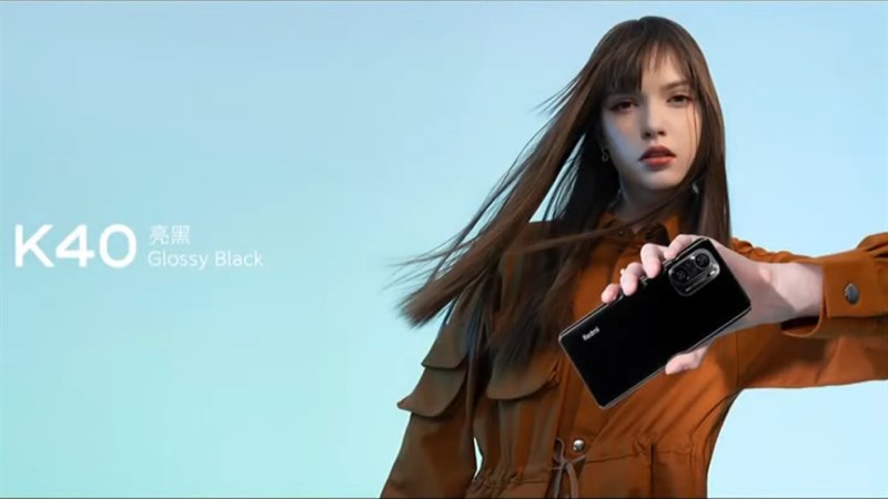Có thể nói mặt lưng của máy nhất là cụm camera trông hầm hố hơn rất nhiều