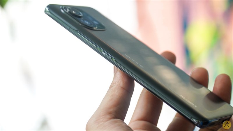 Cạnh trái của Mi 11 5G