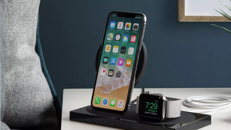 Công nghệ sạc không dây đã xuất hiện trước đó với Đế sạc không dây