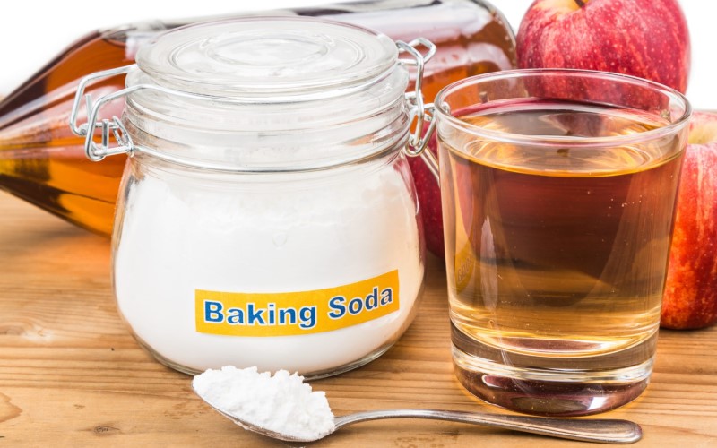 Trị hôi nách bằng cách tắm với baking soda