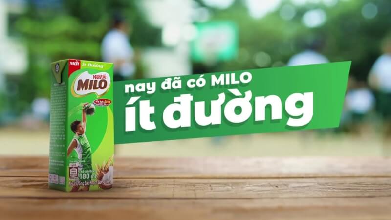 Sữa Milo uống liền dạng hộp giấy pha sẵn ít đường