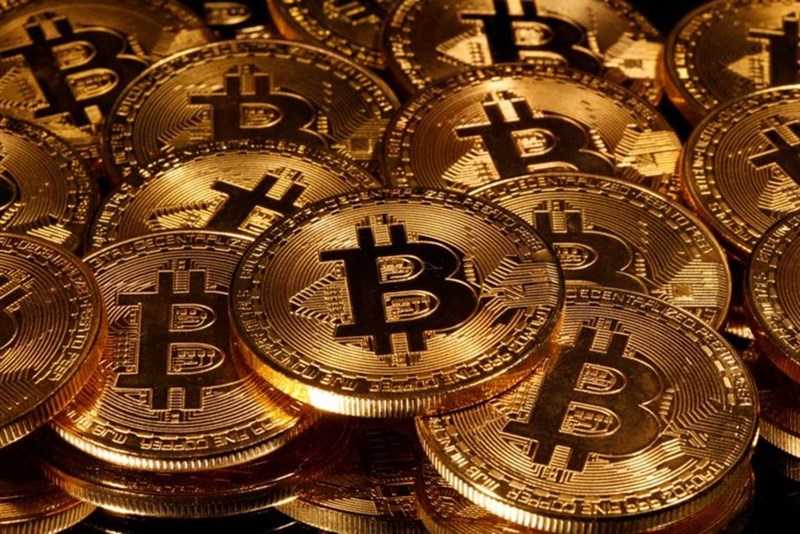 Tiền ảo Bitcoin Với Bitcoin, bạn sẽ không còn phải lo lắng về việc di chuyển các khoản tiền giữa các quốc gia. Bitcoin đang là một loại tiền ảo phổ biến được sử dụng trên toàn thế giới. Hãy tìm hiểu thêm về cách Bitcoin có thể giúp bạn tiết kiệm thời gian và chi phí bằng cách xem hình ảnh liên quan.