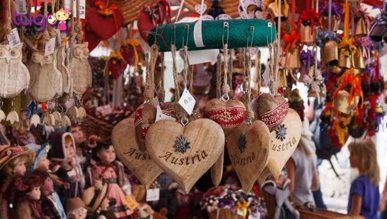 Image of souvenirs