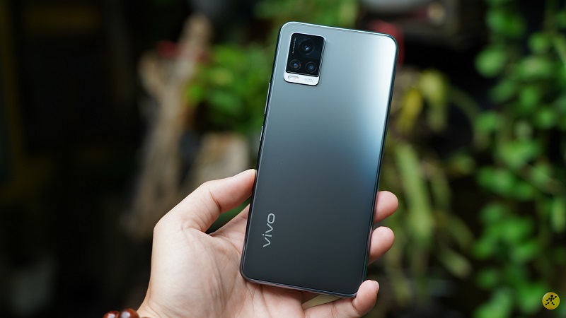 Vivo V20 là một chiếc điện thoại đáng để sở hữu với thiết kế hiện đại và tính năng cao cấp. Camera đẳng cấp, hiệu năng mạnh mẽ và khả năng chụp ảnh tuyệt đẹp, Vivo V20 sẽ mang đến cho bạn trải nghiệm tuyệt vời và đầy thử thách.