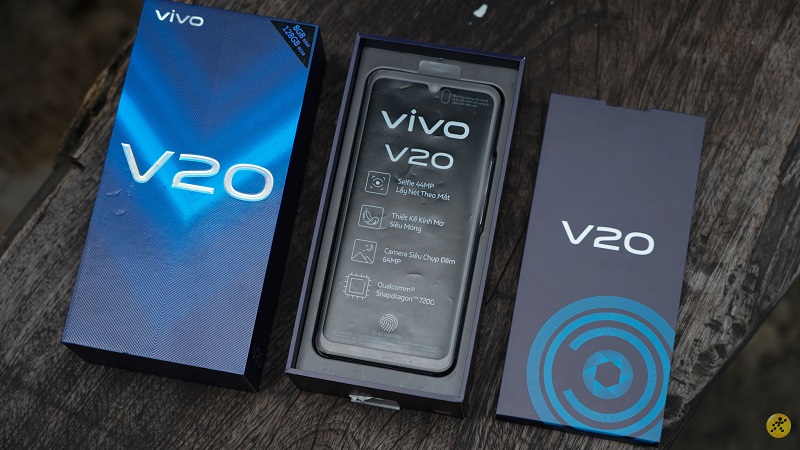 Bộ sản phẩm đầy đủ của Vivo V20 (2021)