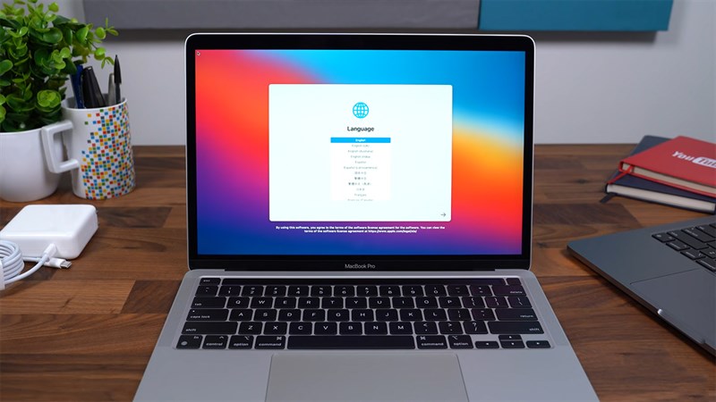 Con chip M1 đã quá khủng thì hiện tại nên mua Macbook M1 2020 hay chờ mua Macbook M1 Pro, M1 Max luôn cho chất?