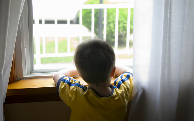 Tuyệt đối không để trẻ ở nhà một mình Tuyệt đối không để trẻ ở nhà một mình